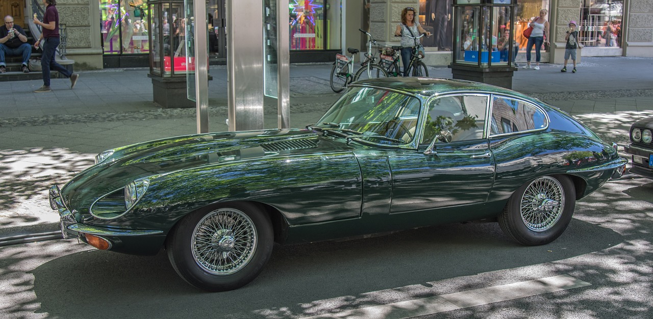 Oldtimer Jaguar | Kids Car Donations