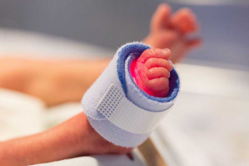 Newborn Baby's Feet | Kids Car Donations