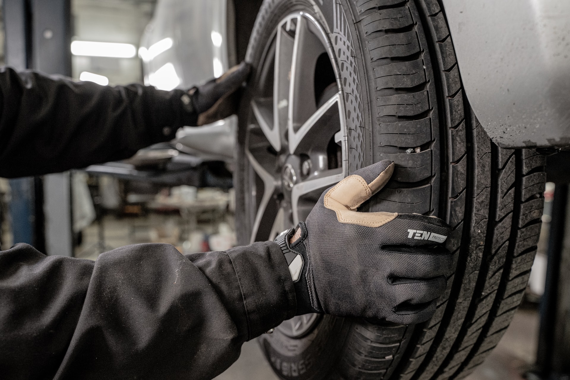 Tire mechanic | Kids Car Donations