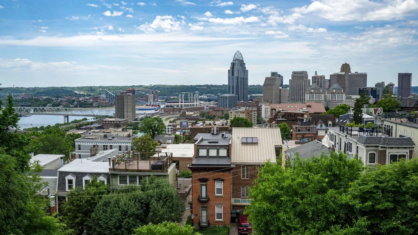 Aerial view of city buildings in Cincinnati, Ohio